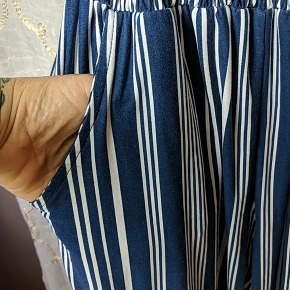 Derek Heart jumpsuit side pockets - Picture 5 of 7